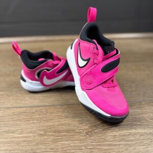 Nike Girls Team Hustle Basketball Shoe Pink Black Velcro Closure 11C Sneakers